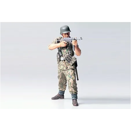 TAMIYA 1/16 WWII GERMAN INFANTRYMAN - ELITE