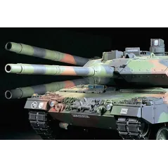 TAMIYA R/C LEOPARD 2 A6 WITH OPTION KIT