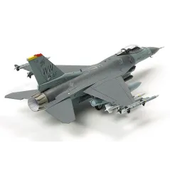 TAMIYA F-16CJ BLOCK 50 WITH FULL EQUIPMENT