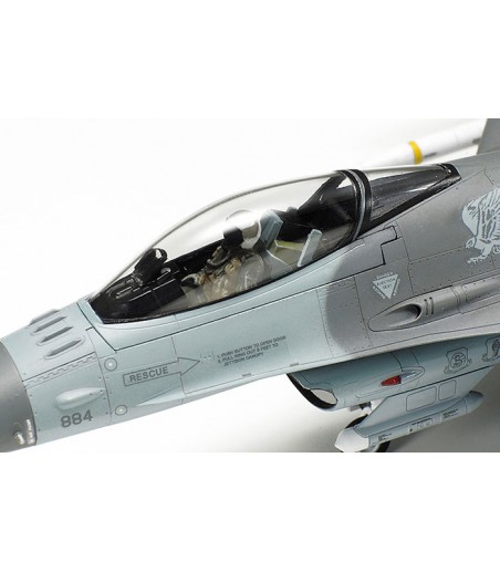 TAMIYA F-16CJ BLOCK 50 WITH FULL EQUIPMENT