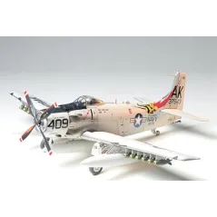 TAMIYA SKYRAIDER U.S.NAVY