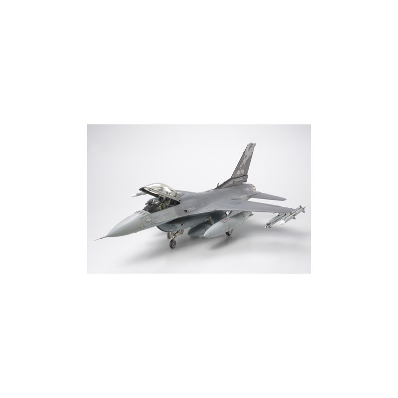 TAMIYA LOCKEED F-16C (BLOCK 25/32)