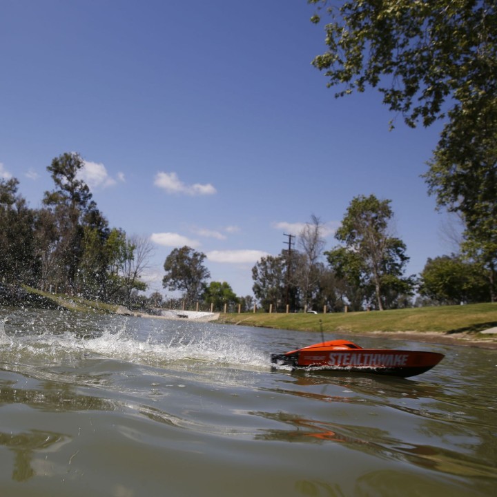 ProBoat Stealthwake 23-inch Deep-V Brushed: RTR INT PRB08015I