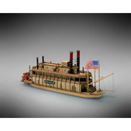 MM13 Mississippi River Boat