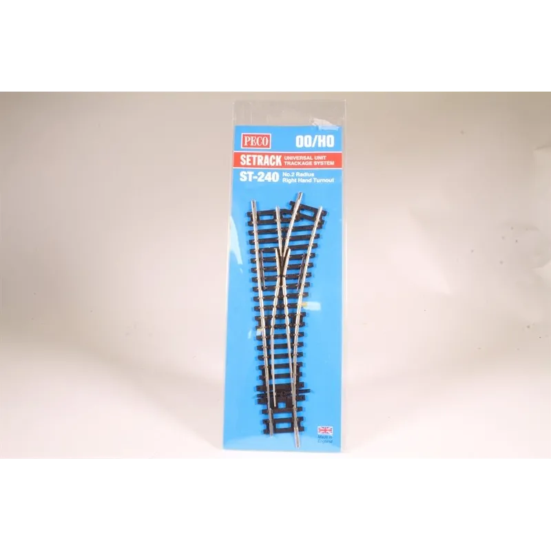 Peco No.2 Radius, R/H Turnout, Insulfrog OO/HO Gauge ST-240