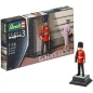 Revell 02800 Queen's Guard (1:16 scale) Revell 02800 Queen's Guard (1:16 scale)