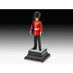 Revell 02800 Queen's Guard (1:16 scale)