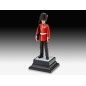 Revell 02800 Queen's Guard (1:16 scale) Revell 02800 Queen's Guard (1:16 scale)
