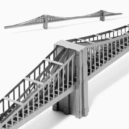 Paper landmarks Brooklyn Bridge