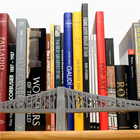Paper landmarks Brooklyn Bridge