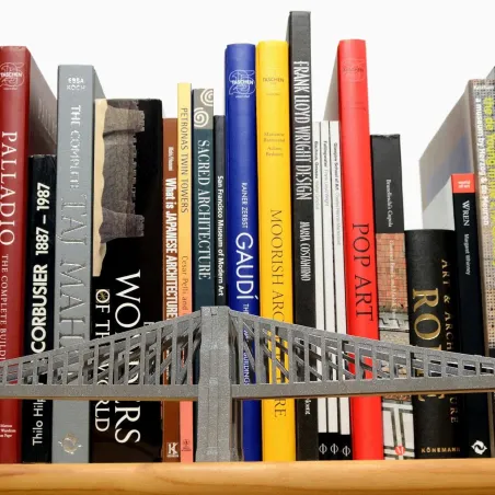 Paper landmarks Brooklyn Bridge