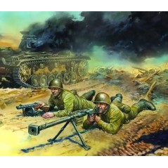 ZVEZDA Soviet Anti-Tank team 
