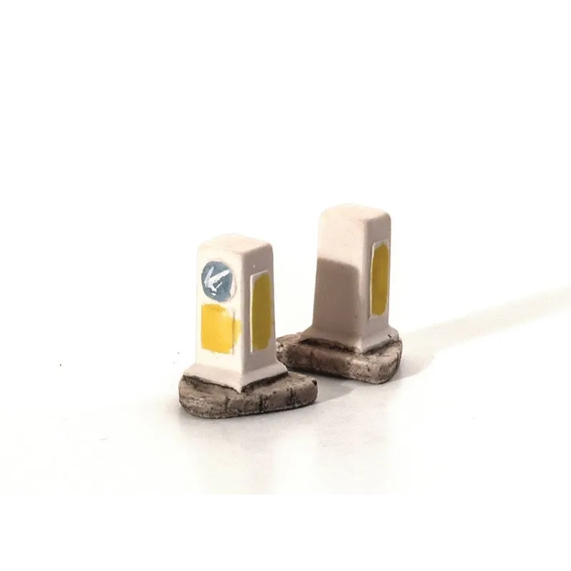 HARBURN HOBBIES Modern Keep Left signs OO Gauge SS382