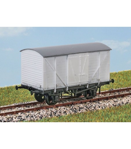 PARKSIDE BR 10Ton Insulated Meat Van OO Gauge PC09A