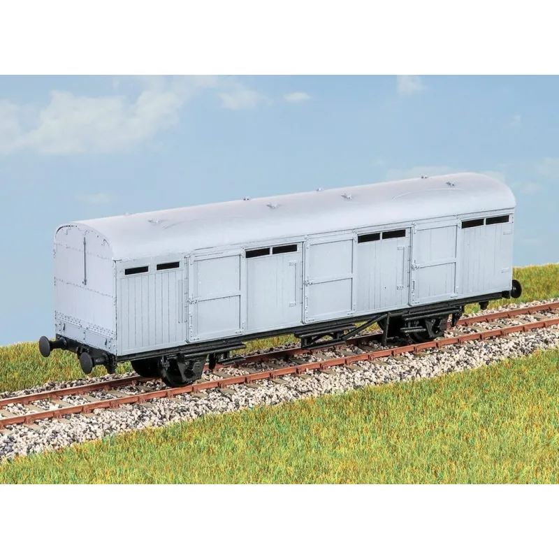 PARKSIDE LNER Extra Long CCT OO Gauge PC30