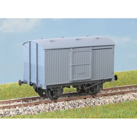 PARKSIDE LNER 12 Ton Fruit Van OO Gauge PC62
