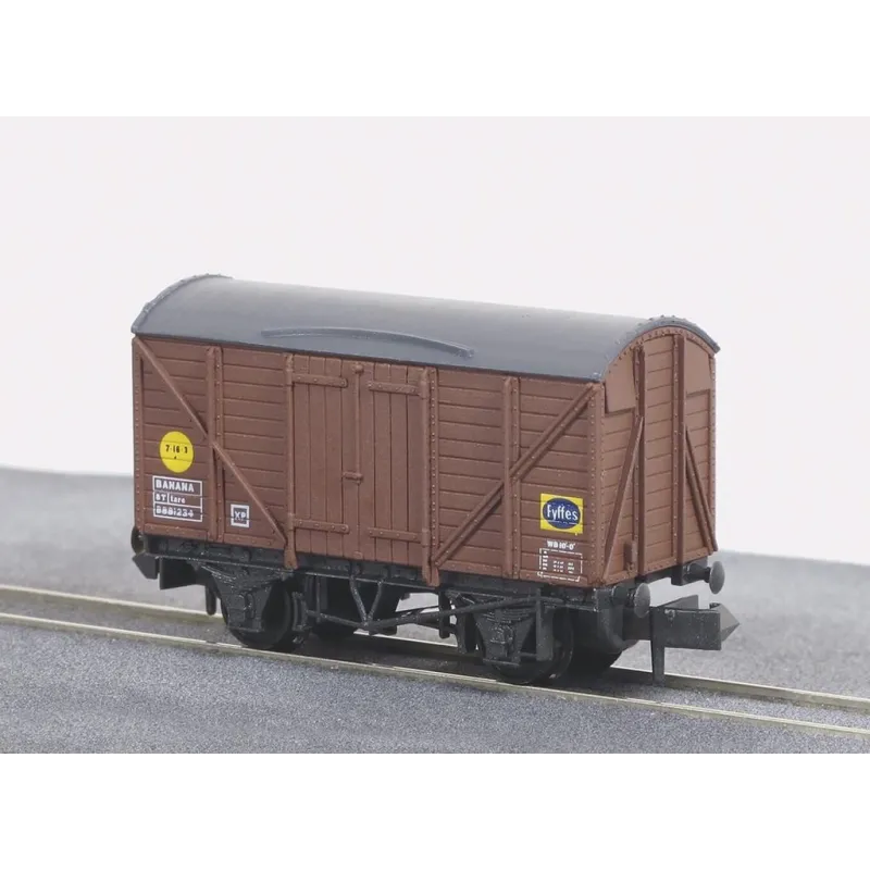 Peco Box Van, Banana (Fyffes), No.B881234 N Gauge NR-50C 