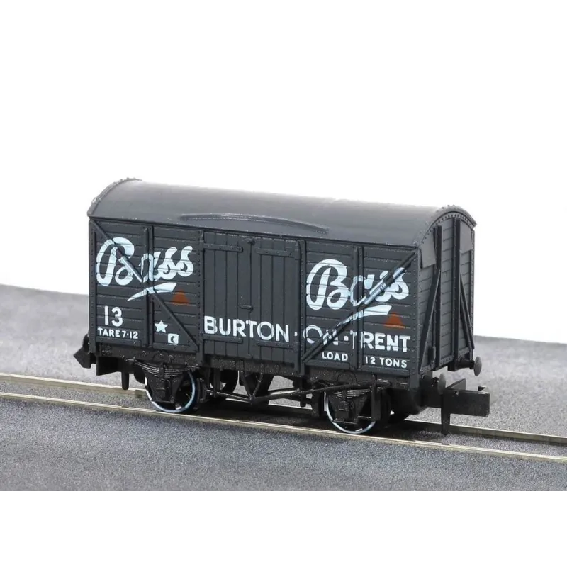 Peco Box Van, 'Bass' No 13 N Gauge NR-P131