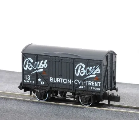 Peco Box Van, 'Bass' No 13 N Gauge NR-P131