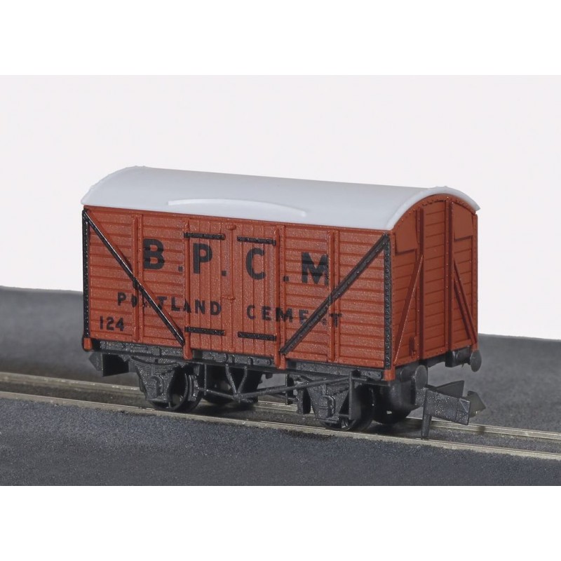 Peco Box Van, B.P.C.M. Portland Cement, brown, No.124 N Gauge NR-P135A