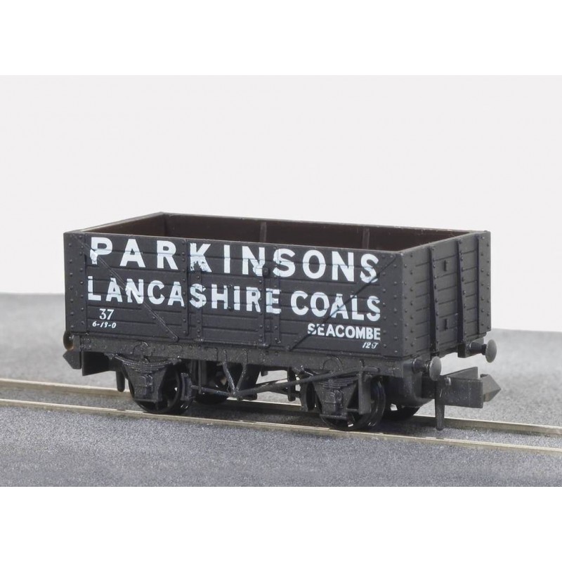 Peco Coal, 7 Plank, Parkinsons, Black N Gauge NR-P410