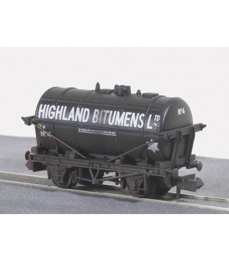 Peco Highland Bitumens Tank Wagon, black, weathered N Gauge NR-P176W