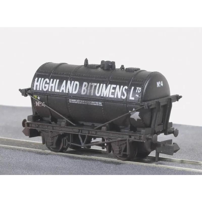 Peco Highland Bitumens Tank Wagon, black, weathered N Gauge NR-P176W