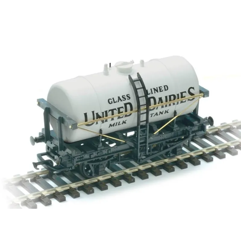 Peco Milk Tank Wagon, United Dairies OO Gauge R-74U