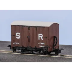 Peco OO-9 Box Van, SR Livery No.47038 OO9 Gauge GR-221D