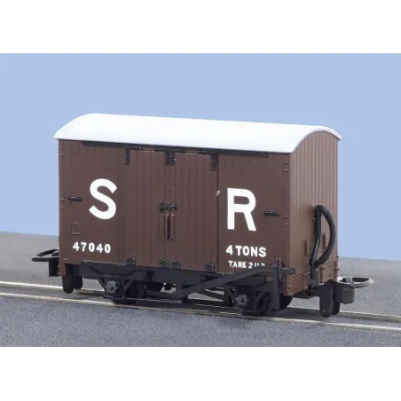 Peco OO-9 Box Van, SR Livery No.47040 OO9 Gauge GR-221E