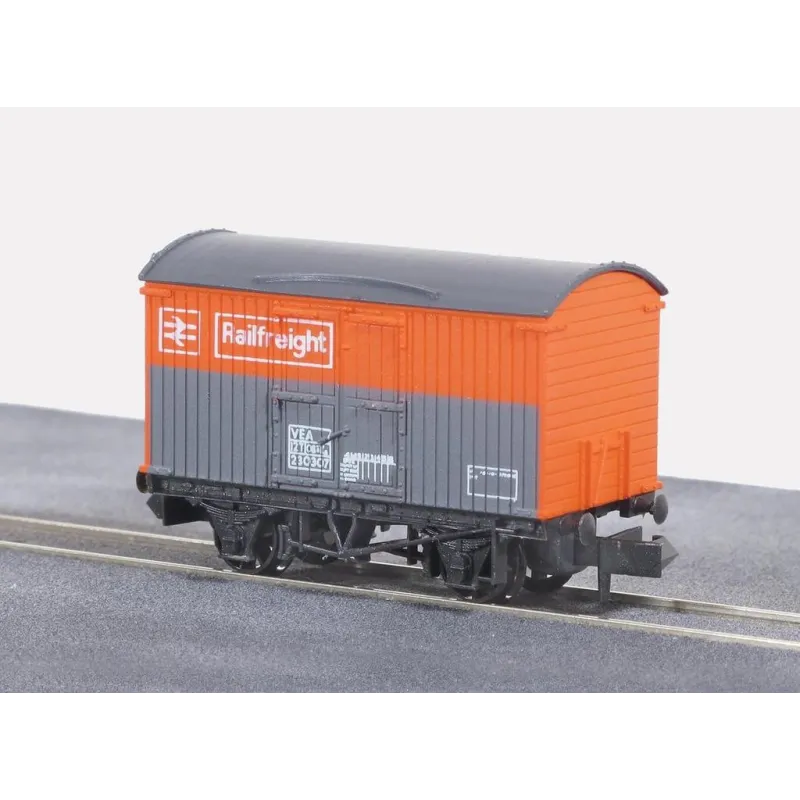 Peco Railfreight Box Van BR, red/grey N Gauge NR-42R