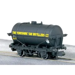 Peco Tanker Wagon, The Yorkshire Tar Distillers Ltd N Gauge NR-P180