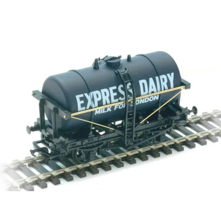 Peco Milk Tank Wagon, Express Dairies OO Gauge R-74E