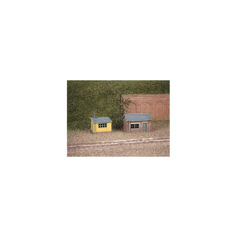Ratio 2 Lineside Huts (1 brick, 1 wood) N Gauge 237
